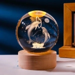 3D Dolphin Crystal Ball Night Light, LED Solar System Crystal Ball Night Light with Wooden Base, Dolphin Crystal Ball Lamp for Children, Friends Birthday Gifts, Novelty Home and Room Decor.