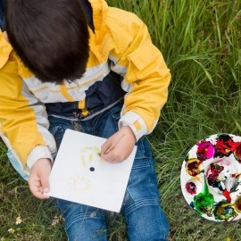 CREDLY Paint Tray Palettes 10-Well Round Plastic Pallets Paint Holder for Acrylic Oil Watercolor Art Painting & DIY Craft - Paint Party Supplies for Kids Students & Beginners (Medium, 10)