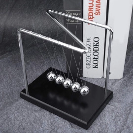 Magnetic Z-Shaped Newton’s Cradle Balance Steel Balls Classic Metal Base Pendulum Physics Science Ornaments Smart Toys Ornaments for Office Desktop Decoration Accessories Home Bedroom (1-pcs)