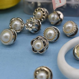 30pcs Pearl Buttons Brooch Buttons Cover Up Brooch Pins Mini Safety Shirt Buttons for Cardigan Saree Dress Hats, No Sew & Removable