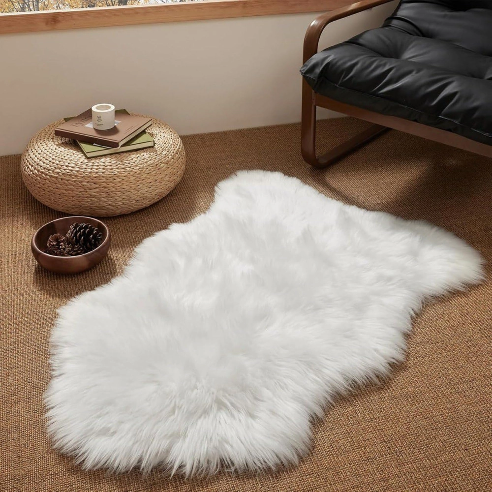 Soft Faux Fur Fluffy Area Rug, Luxury Fuzzy Sheepskin Carpet Rugs for Bedroom Living Room, Shaggy Silky Plush Carpet Bedside Rug Floor Mat,60X90 CM White