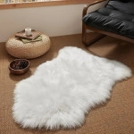 Soft Faux Fur Fluffy Area Rug, Luxury Fuzzy Sheepskin Carpet Rugs for Bedroom Living Room, Shaggy Silky Plush Carpet Bedside Rug Floor Mat,60X90 CM White